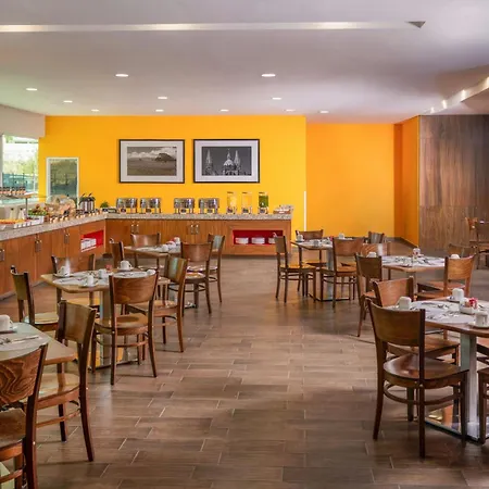Courtyard By Marriott Guadalajara Andares-3