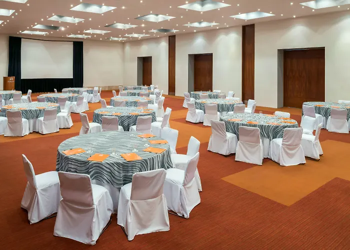 Family resorts Real Inn Guadalajara Expo